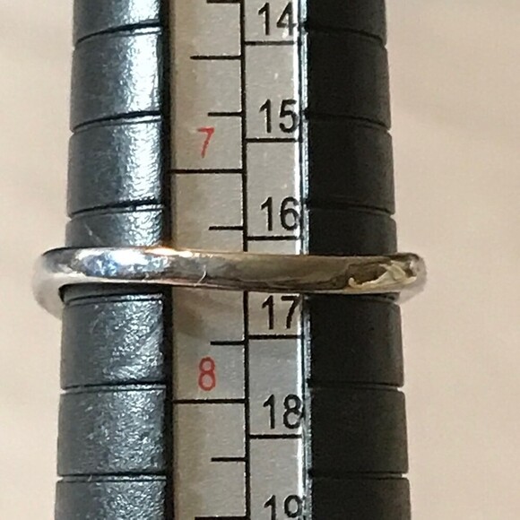 Silver Tone and Green Stone Ring Size 7.5 - Picture 3 of 3